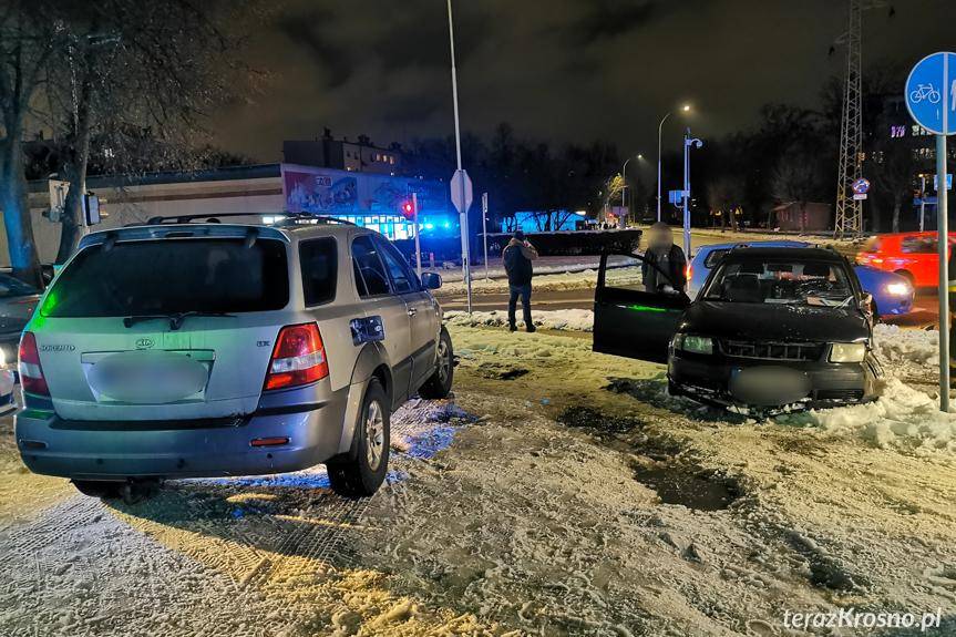 Zderzenie samochodów na skrzyżowaniu w Krośnie 