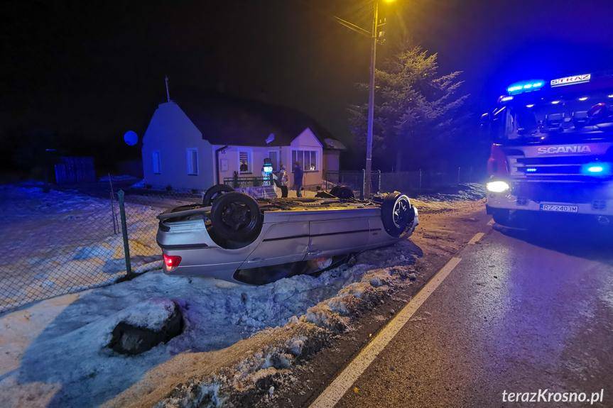 Dachowanie BMW w Świerzowej Polskiej