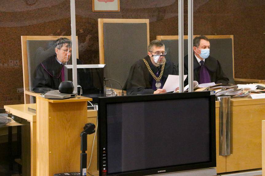 Wykorzystywał seksualnie nieletnie córki. Został skazany przez sąd w Krośnie