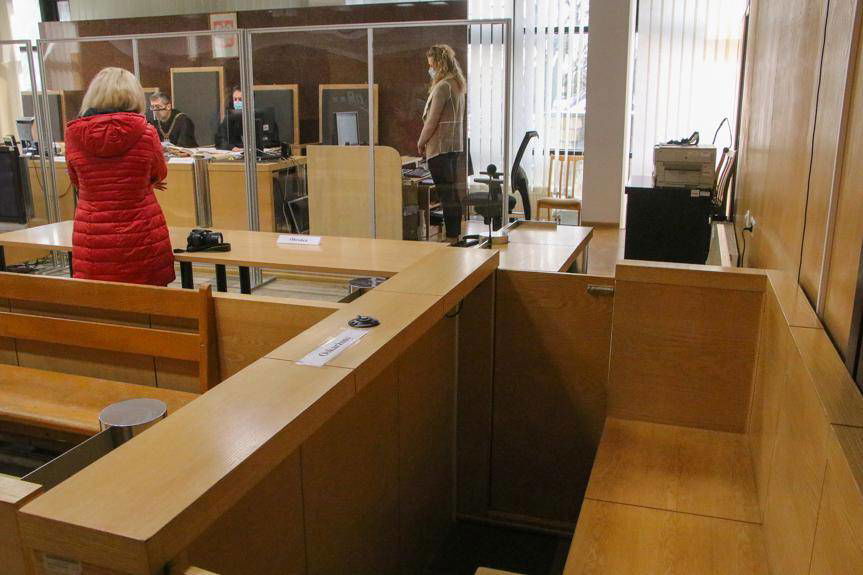 Wykorzystywał seksualnie nieletnie córki. Został skazany przez sąd w Krośnie