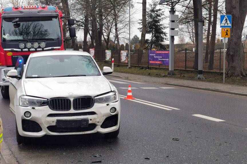 Zderzenie BMW i renault w Miejscu Piastowym