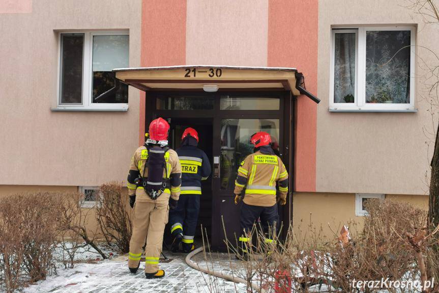 Pożar w piwnicy bloku