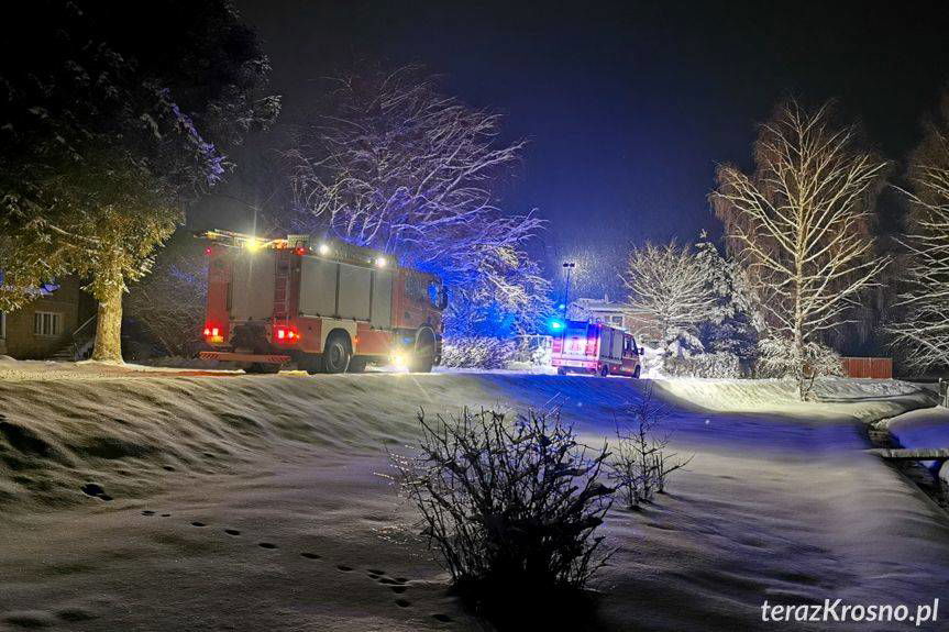 Świerzowa Polska. Pod naporem śniegu zawaliła się wiata