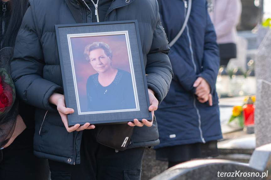 Pogrzeb Krystyny Marć. Radna spoczęła na cmentarzu w Jedliczu