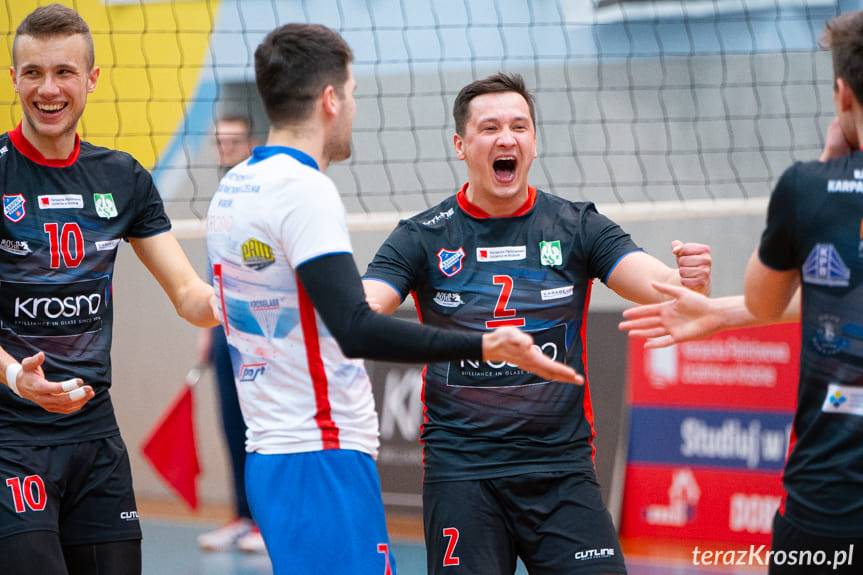 Karpaty Krosno Glass-KPU w Krośnie - AKS Resovia Rzeszów 3:0 