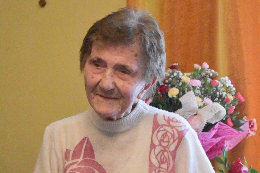 Z życzeniami dla 102 latki