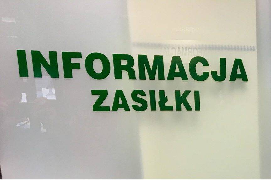 Zasiłek opiekuńczy. Na pytania odpowiedzą eksperci ZUS