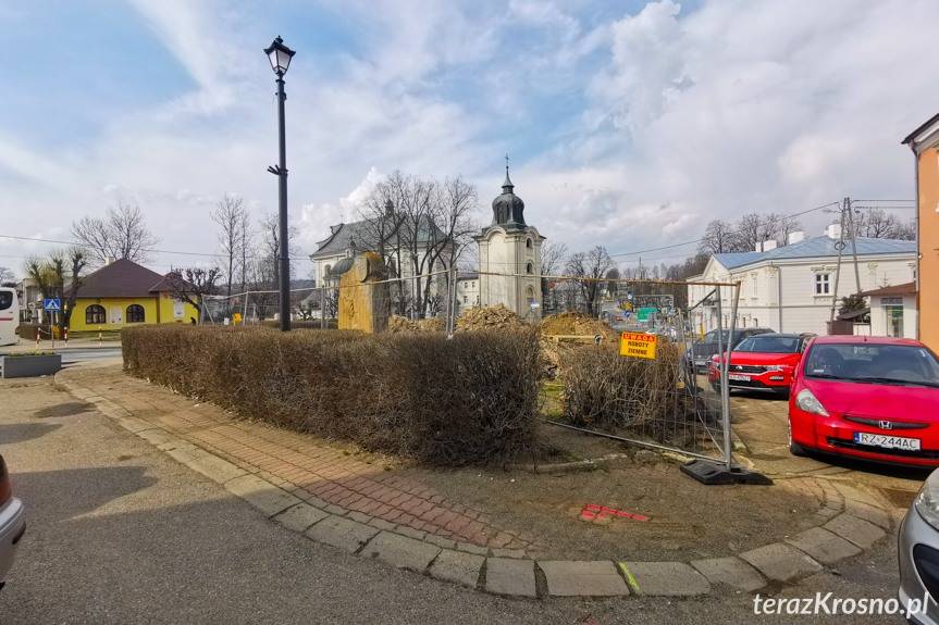 Przebudowują skwer zielony w Dukli