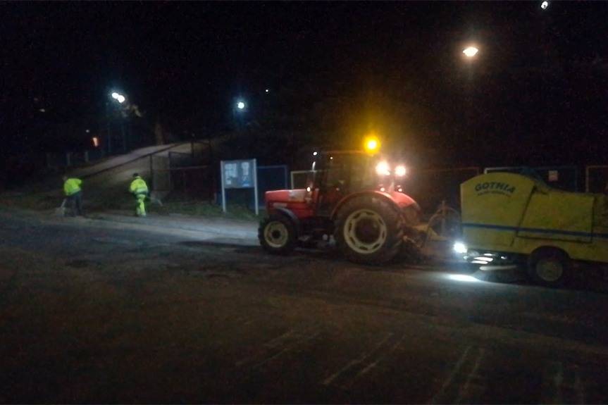 Krosno. Naganne zachowanie firmy sprzątającej chodniki [FILM]