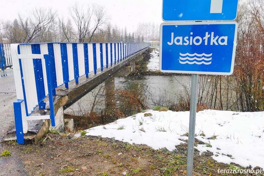 Wrocanka. Pościg za pijanym kierowcą. Uciekał rzeką