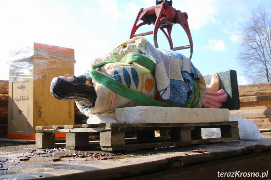 Figura "Chrystusa bez ręki" powróciła do Dębiny