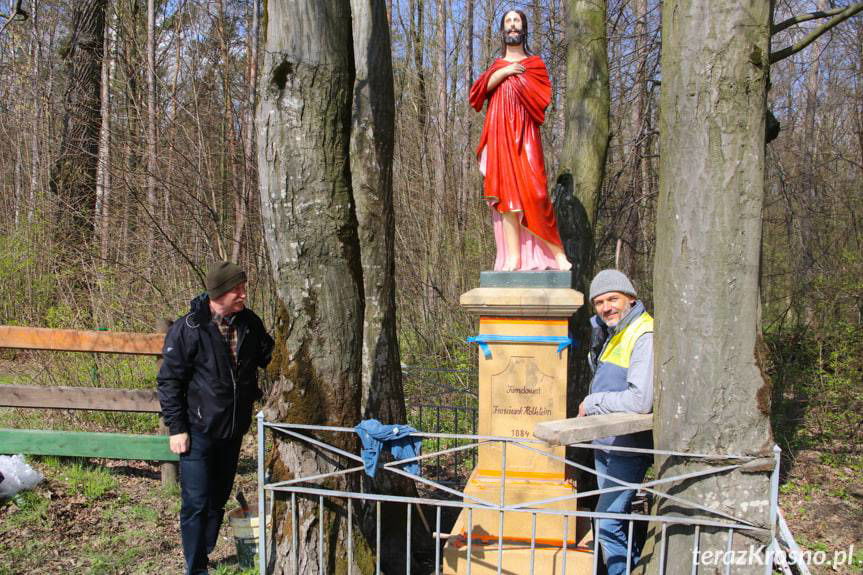 Figura "Chrystusa bez ręki" powróciła do Dębiny