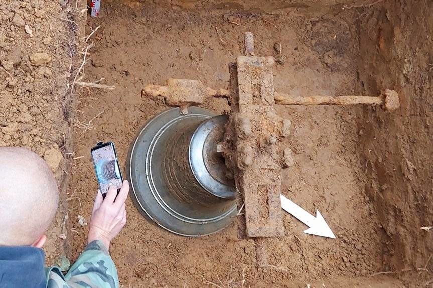 Niezwykłe znalezisko w Trzcianie. Tajemnica dzwonu z Pustelni św. Jana rozwikłana