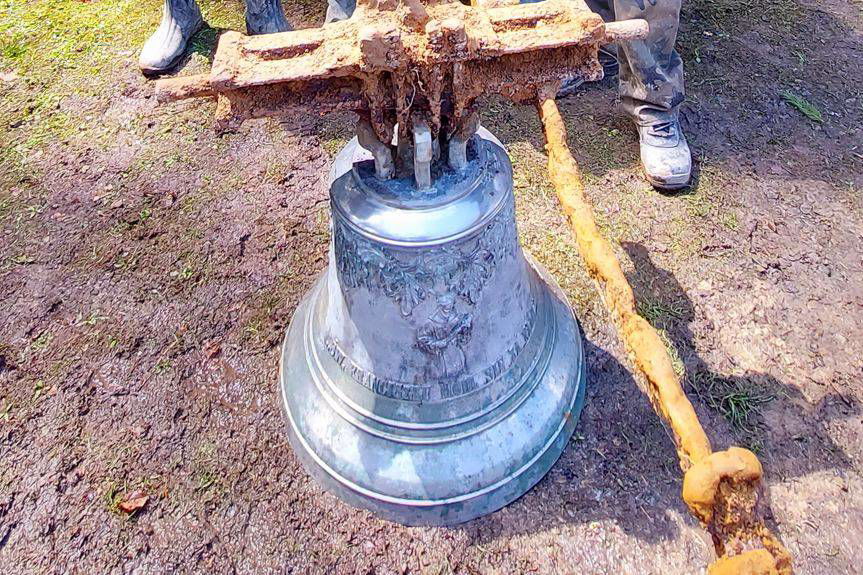 Niezwykłe znalezisko w Trzcianie. Tajemnica dzwonu z Pustelni św. Jana rozwikłana