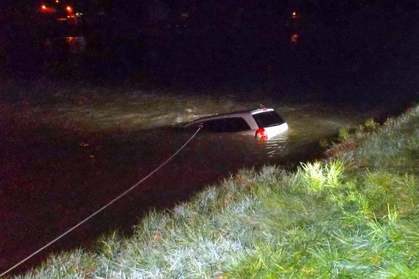 REGION. Opel z pięcioma osobami stoczył się do Sanu