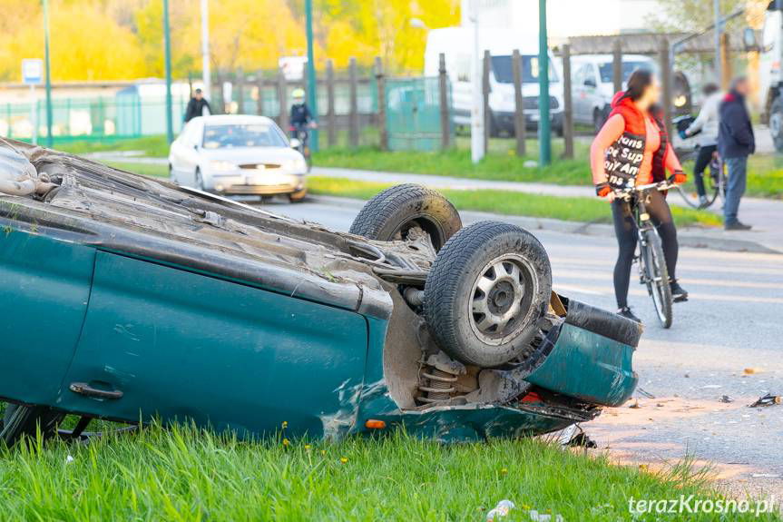 Dachowanie seata na Lotników w Krośnie
