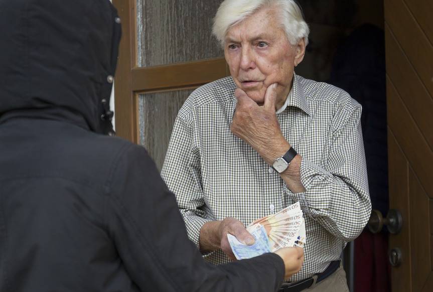 Oszustwa metodą "na rynnę". Zatrzymani dwaj obywatele Rumunii