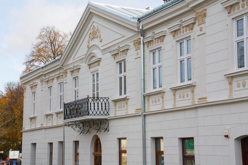 Będzie remont elewacji wschodniej kamienicy w centrum Dukli