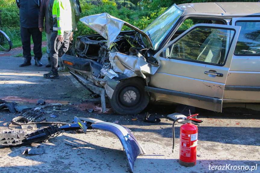 REGION. Wypadek w Trześniowie, zderzenie renault i volkswagena 