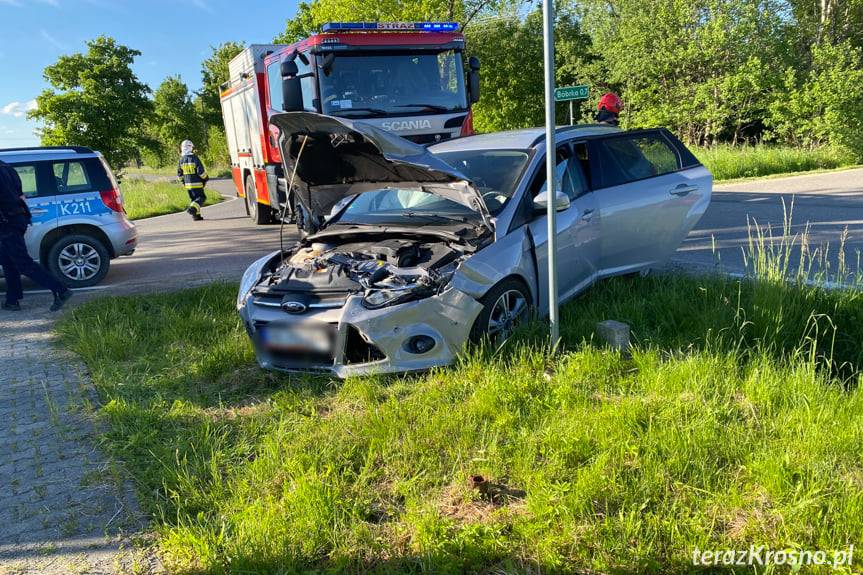 Kolizja w Bóbrce na skrzyżowaniu