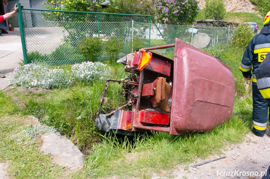 Wypadek w Króliku Polskim. Zderzenie samochodu ciężarowego z ciągnikiem