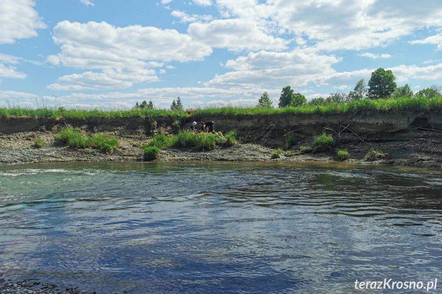 Kąpieli w Jasiołce omal nie przypłacił życiem