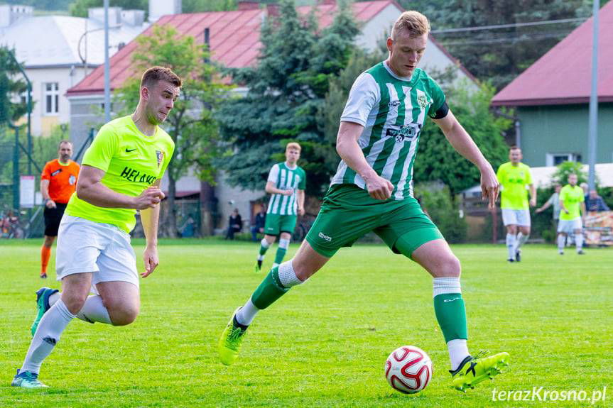 Podział punktów w Posadzie Górnej. Trzy czerwone kartki