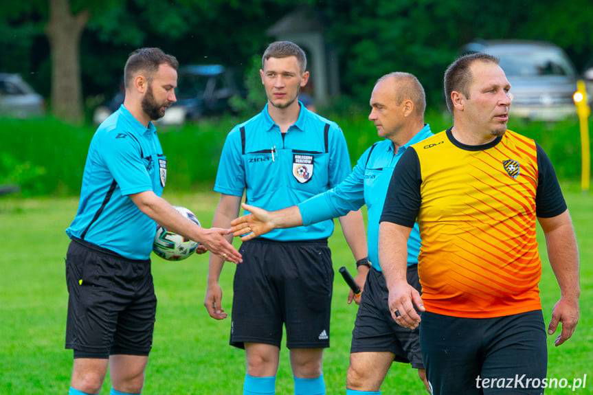 Huragan zgasił Iskrę. Mateusz Buczek bohaterem meczu w Jasionce 