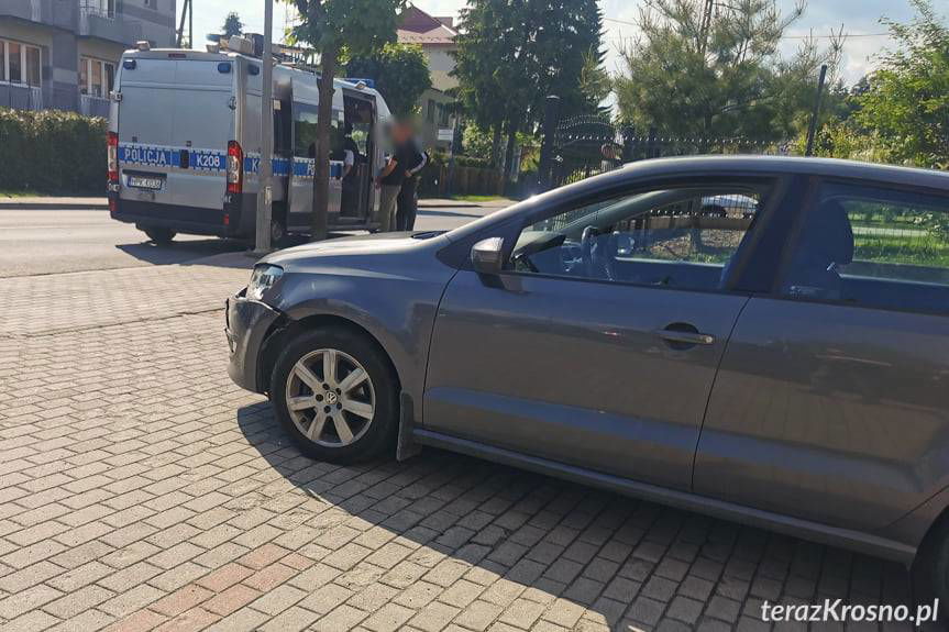 Kolizja dwóch osobówek na Żółkiewskiego