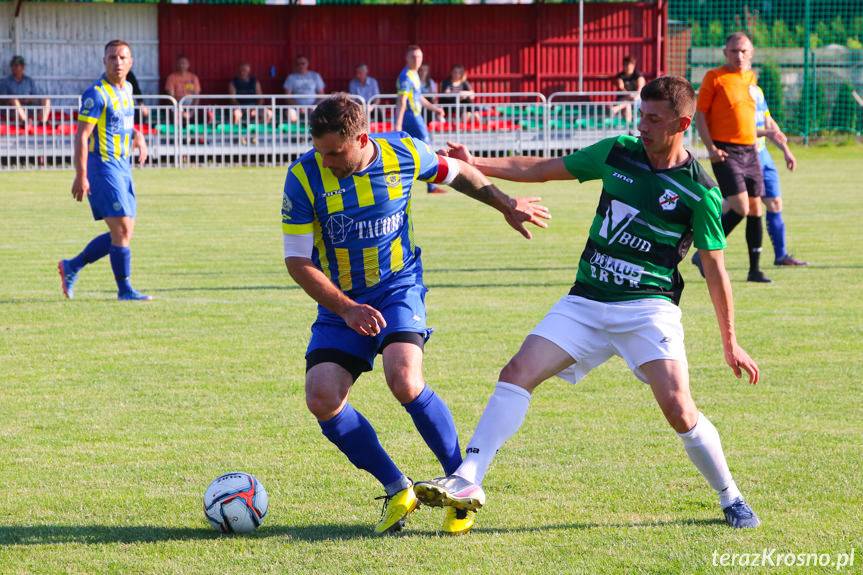 Piękne bramki Sienickiego i Zajączkowskiego ozdobą meczu w Sieniawie 