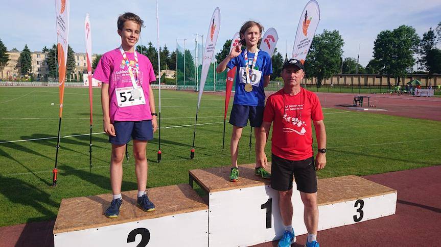 Medale młodych lekkoatletów z Krosna