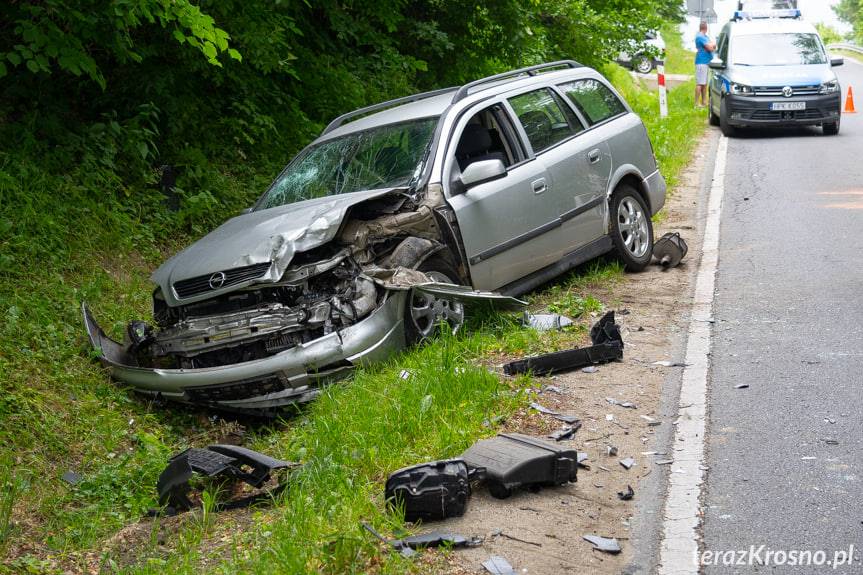 Czołowe zderzenie w Korczynie na DW 991