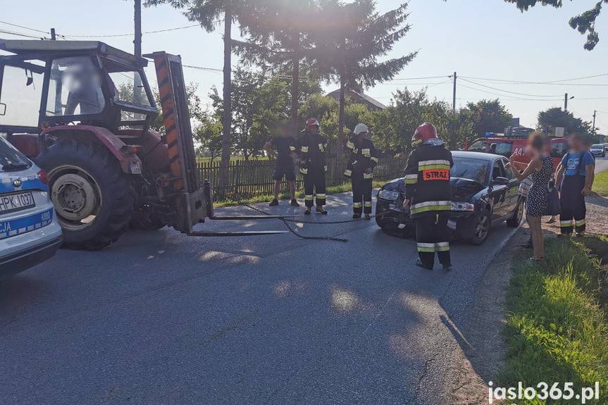 REGION. Kierujący audi uderzył w przepust
