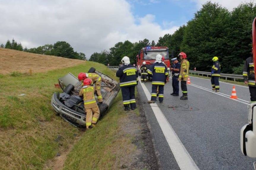 REGION. Dachowanie osobówki w Jasienicy Rosielnej