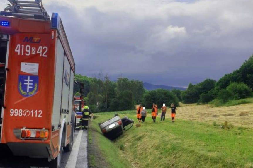 REGION. Dachowanie osobówki w Jasienicy Rosielnej