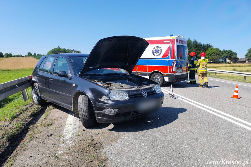 Zderzenie osobówki i samochodu ciężarowego w Rogach