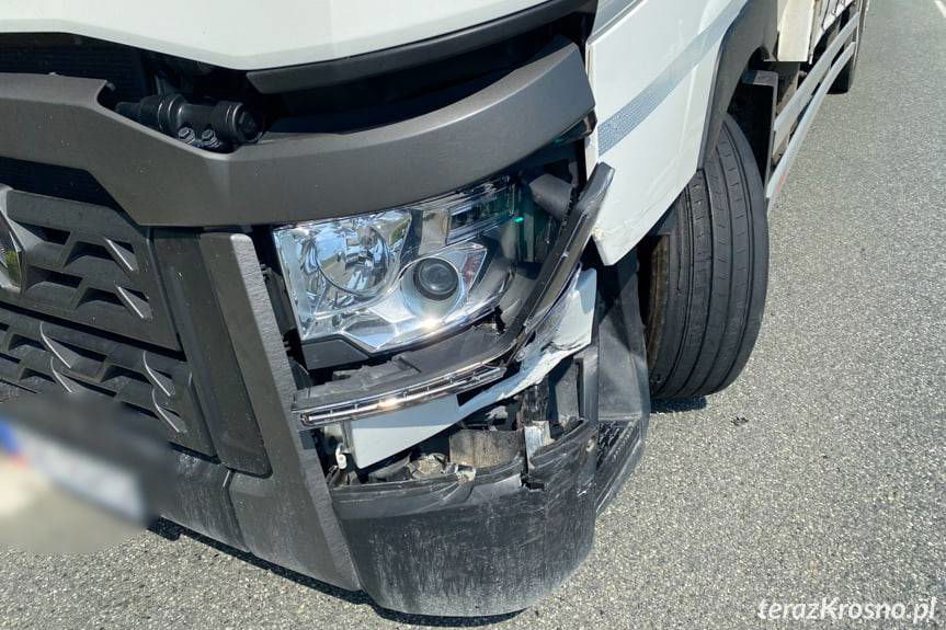 Zderzenie volvo i renault w Teodorówce