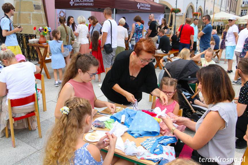 Jak zrobić pierogi "z wałka"? Pokaz na rynku w Krośnie