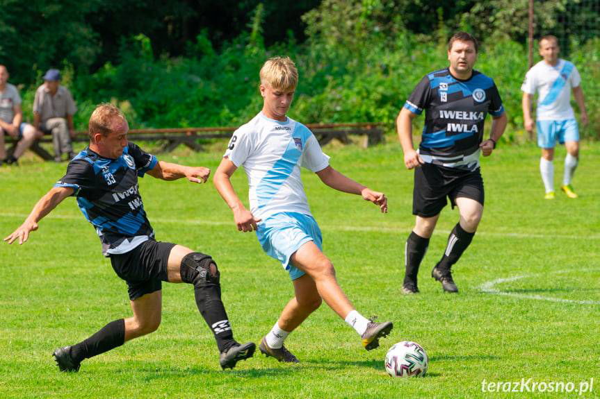 Zorza Łęki Dukielskie z pucharem burmistrza Dukli