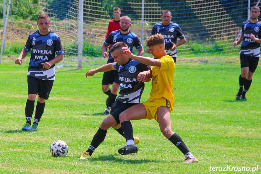 Zorza Łęki Dukielskie z pucharem burmistrza Dukli