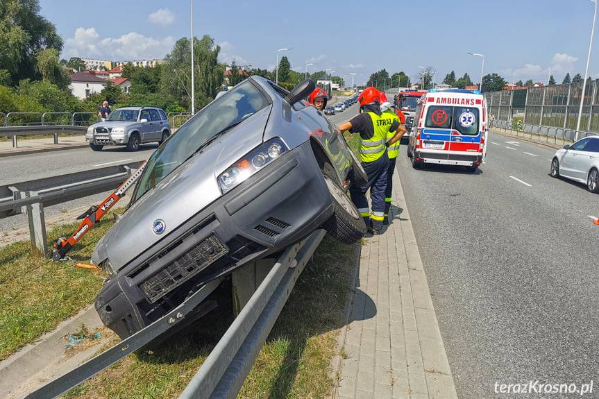 Uderzył w bariery na Podkarpackiej w Krośnie