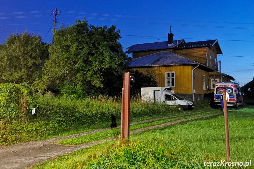 Dramatyczne sceny w Korczynie. Mężczyzna spadł z dachu