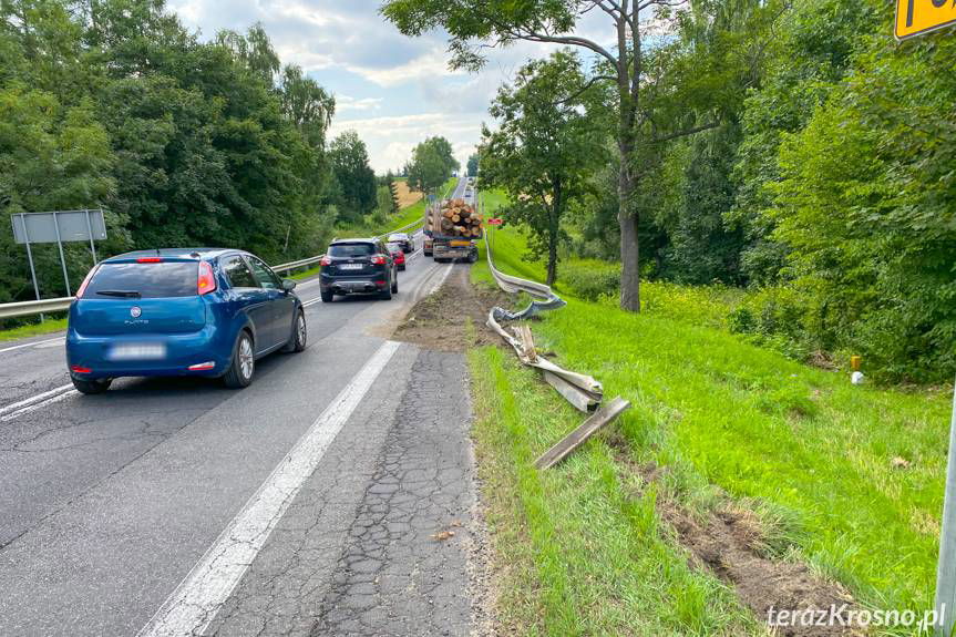 Na skutek awarii uderzył w barierę