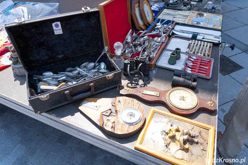 Jarmark staroci przed Etnocentrum Ziemi Krośnieńskiej