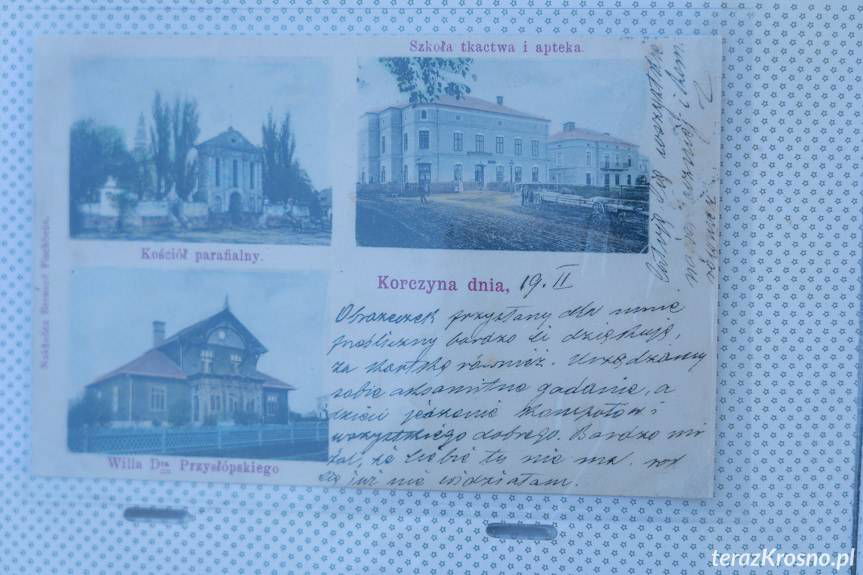 Jarmark staroci przed Etnocentrum Ziemi Krośnieńskiej