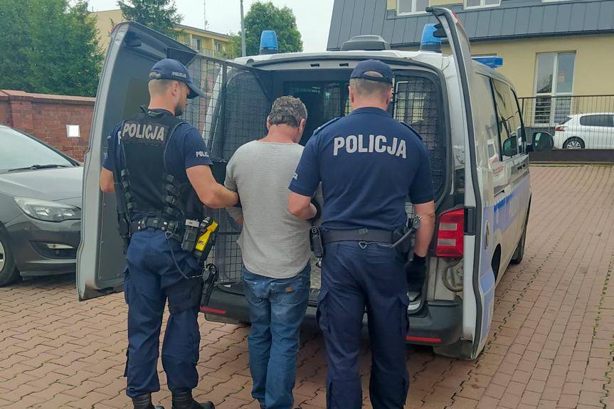 REGION. Usiłował podpalić dom, rzucił koktajlem Mołotowa