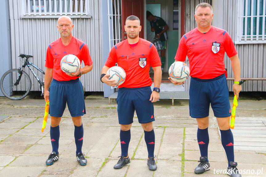 Dwie bramki i czerwona kartka w Targowiskach