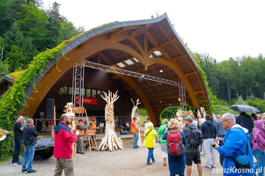 Plener rzeźbiarski w Iwoniczu-Zdroju zakończony