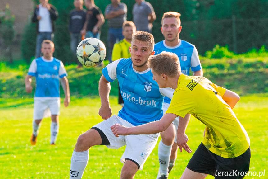 Trzy karne, osiem bramek i dwa hat-tricki. Polonia Kopytowa przegrywa z Orłem Bieździedza