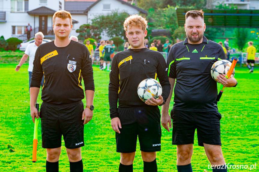 Trzy karne, osiem bramek i dwa hat-tricki. Polonia Kopytowa przegrywa z Orłem Bieździedza